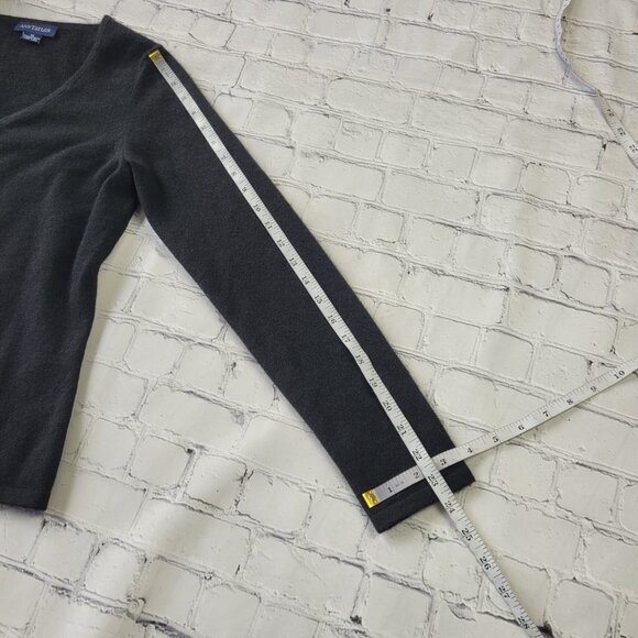 Ann Taylor Woman’s Black 100% cashmere v-neck pullover sweater size M - Picture 8 of 12